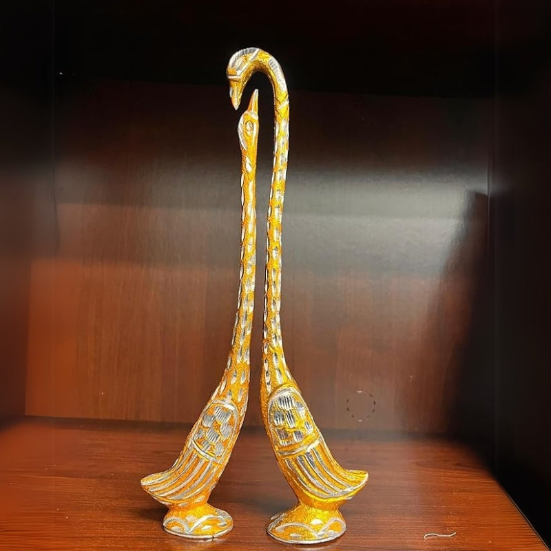 Romantic pair of kissing duck showpieces for decor