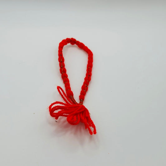 Handmade Red Thread Knot Bracelet
Simple red thread bracelet featuring knot details

